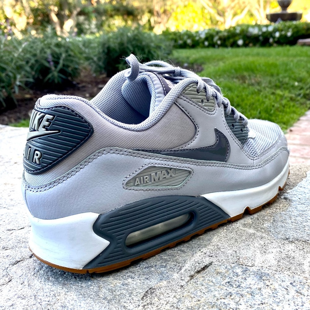Wmns Nike Air Max 90 Essential